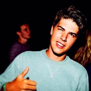 Meet your Posher, Louis